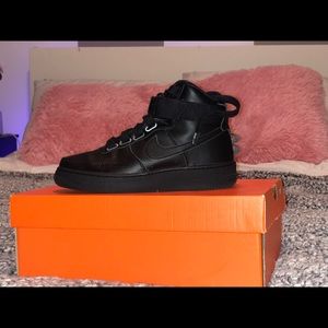 Black Nike Air Force